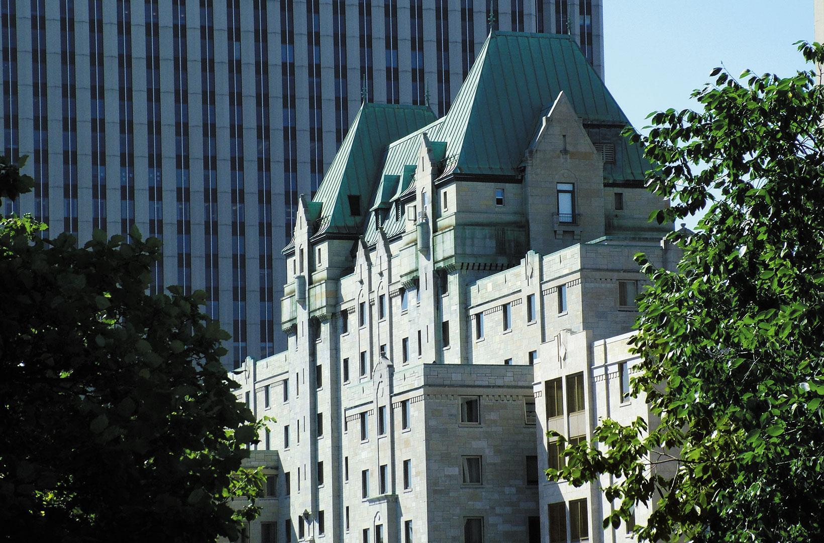 Lord Elgin Hotel