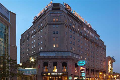 Crowne Plaza Niagara Falls - Fallsview Hotel