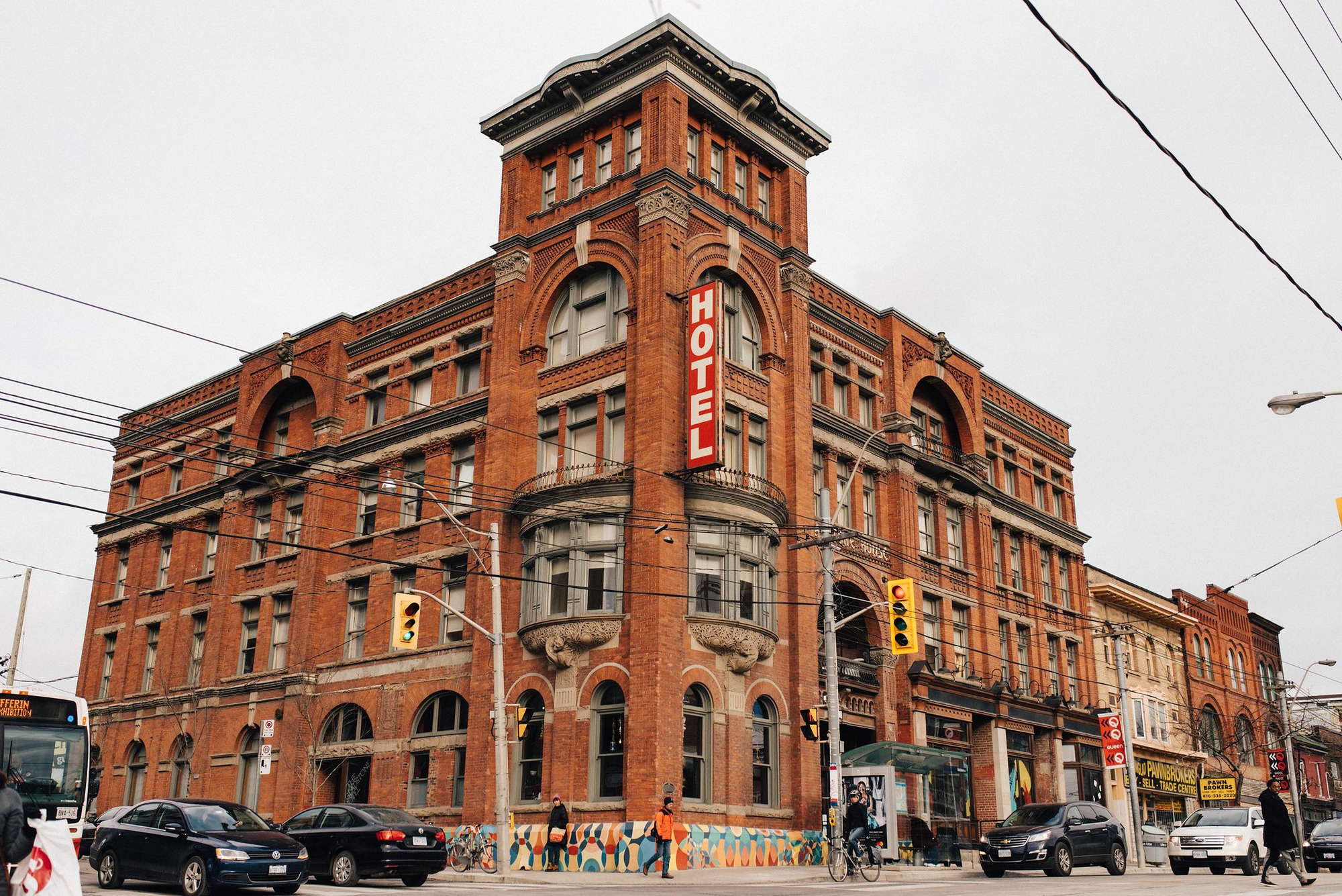 Gladstone Hotel