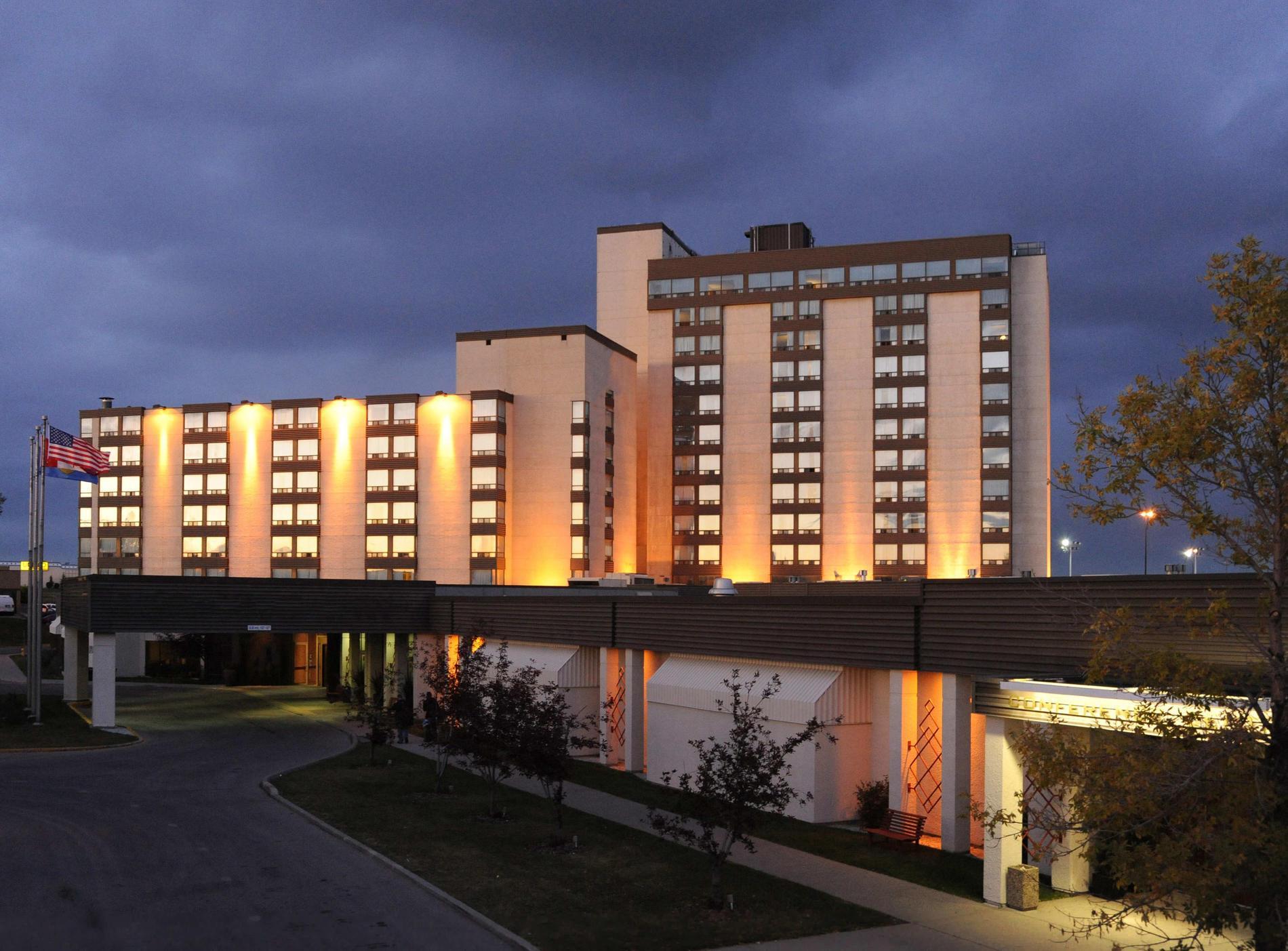 Coast Plaza Hotel &amp; Conference Centre