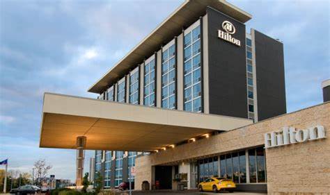 Hilton Toronto Airport Hotel &amp; Suites