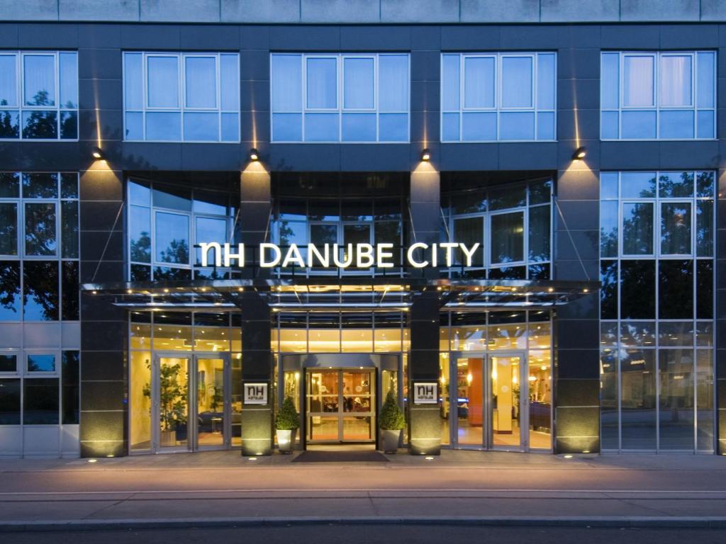 Hotel NH Danube City