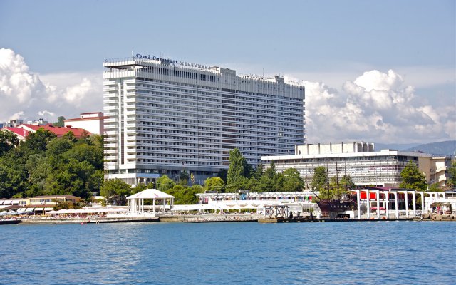 Zhemchuzhina Hotel