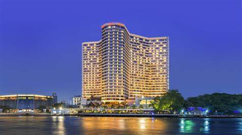 Royal Orchid Sheraton Hotel &amp; Towers