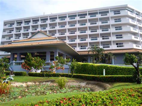 B. P. Samila Beach Hotel