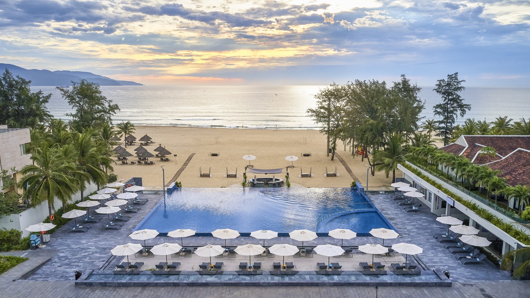 Hotel Pullman Danang Beach Resort