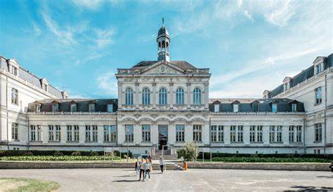 Universite Catholique de L'Ouest