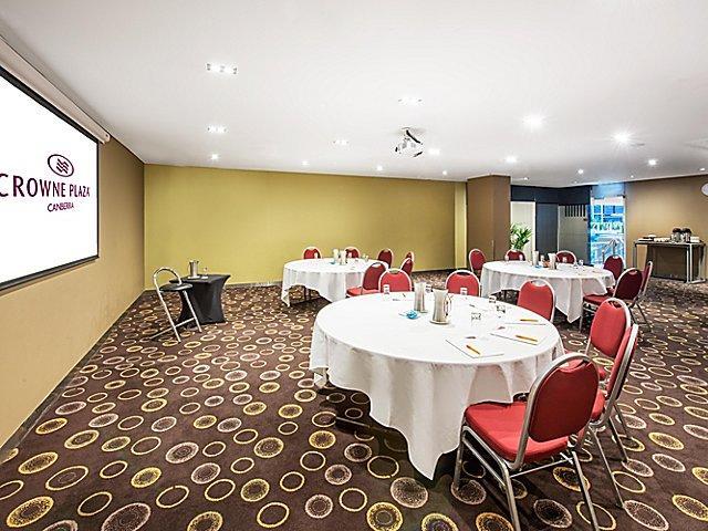 Crowne Plaza Canberra