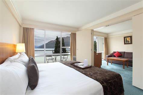 Rydges Lakeside Hotel