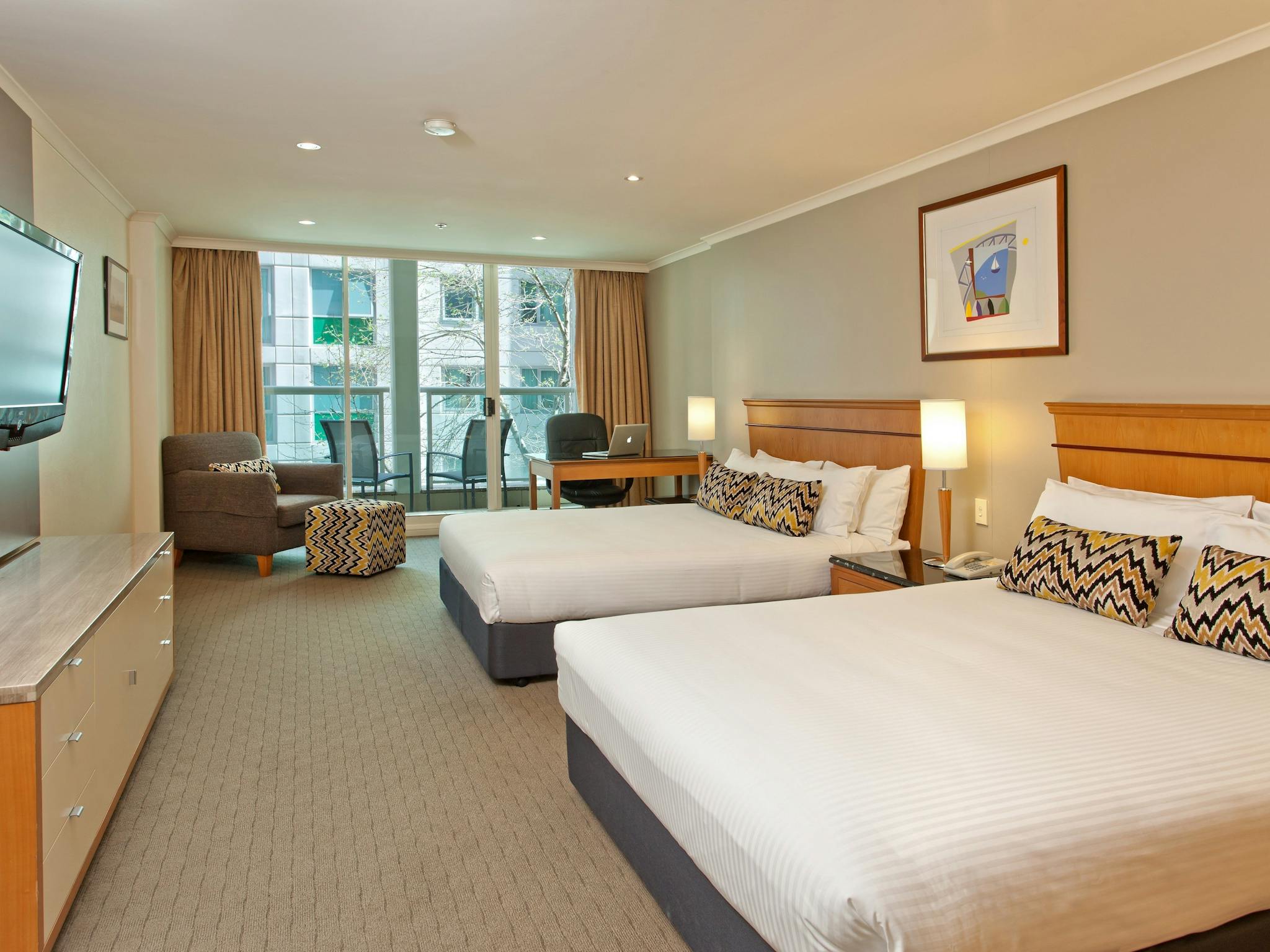 Radisson Hotel &amp; Suites Sydney