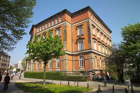 State and University Library Hamburg Carl von Ossi