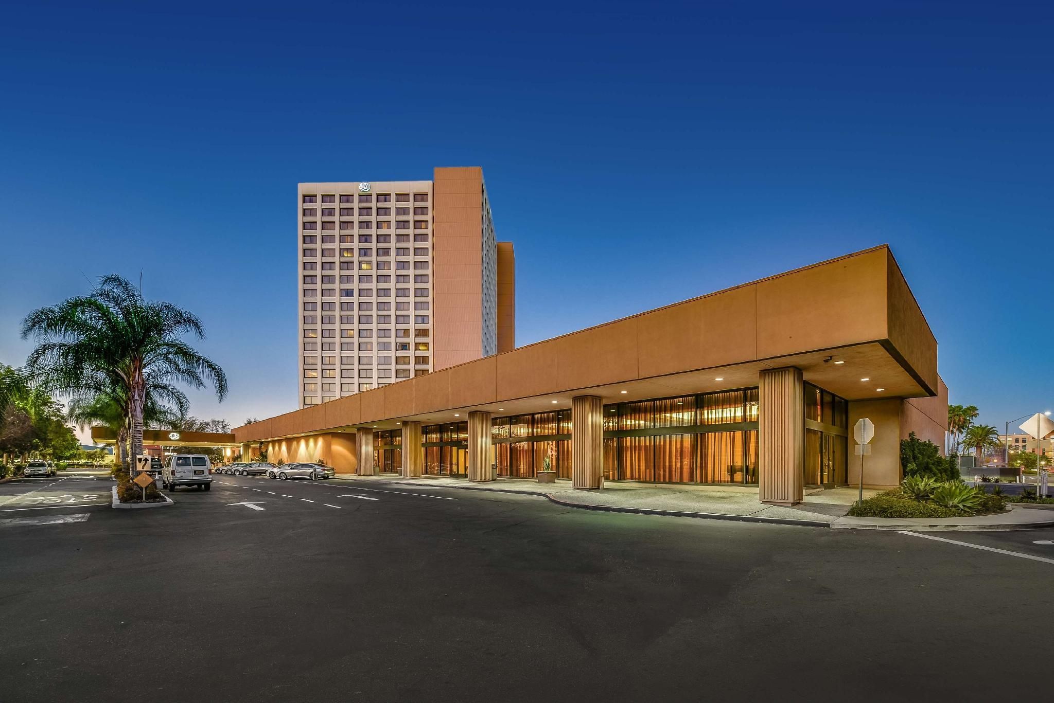 DoubleTree by Hilton Hotel Anaheim - Orange County